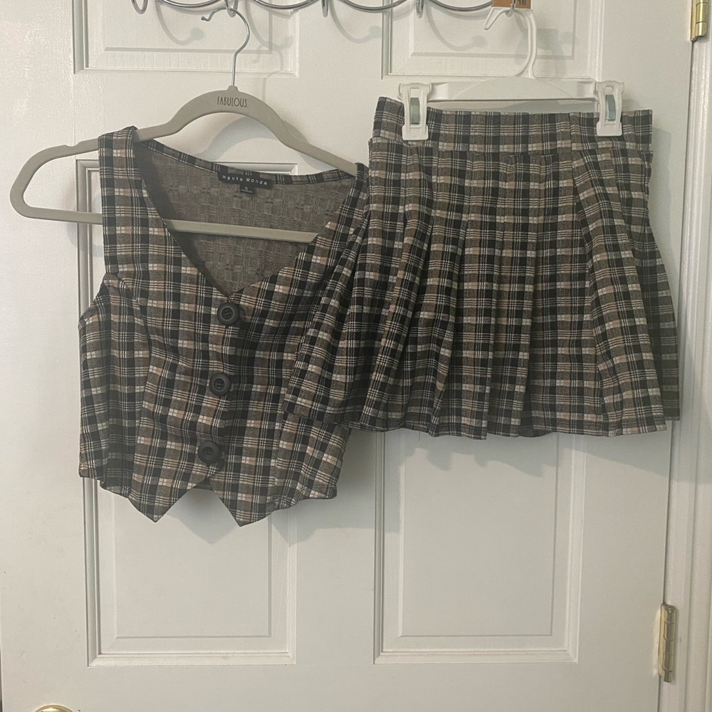 Black white and tan skirt vest set
